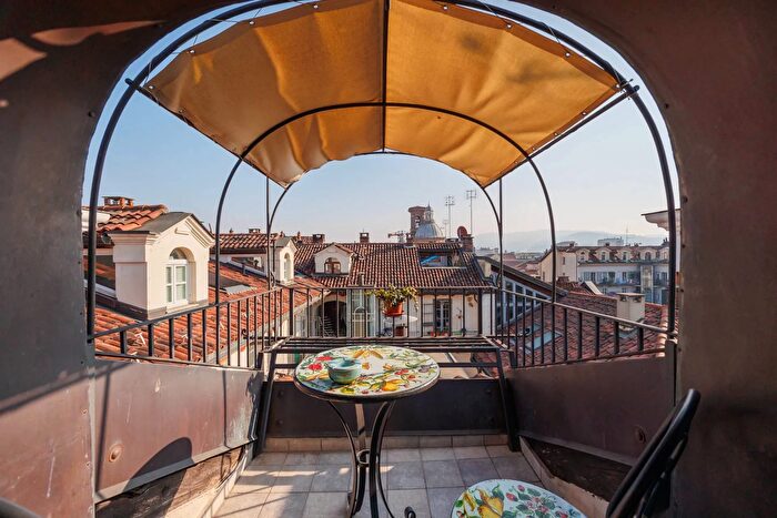 Appartamento con 7 locali in vendita in Via Garibaldi, Torino