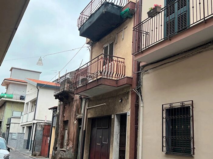 Casa con 5 locali in vendita in Via Soldato Giuseppe Russo, Aci SantAntonio