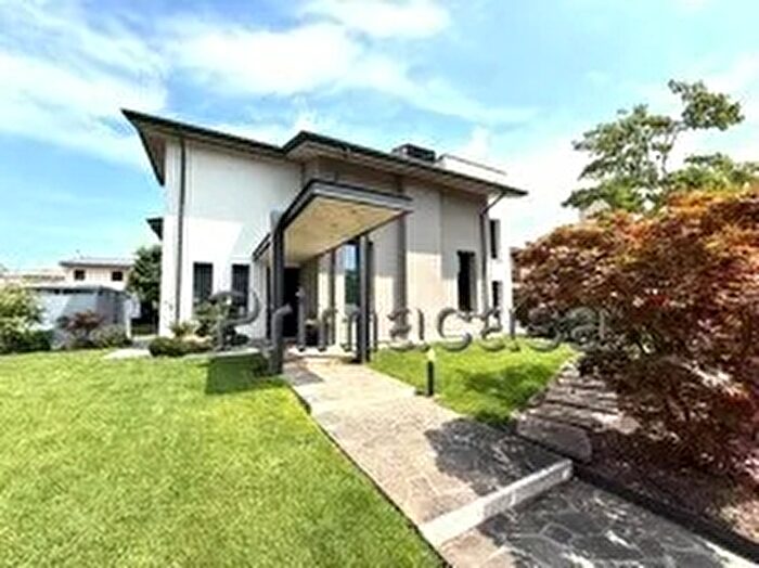 Casa con 5 locali in vendita in Via Siena, Bovolone