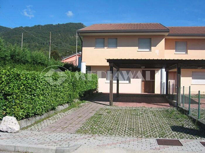 Casa con 5 locali in vendita in Maniago