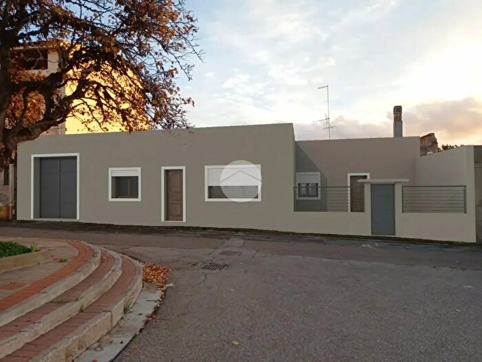 Casa quadrilocale in vendita in Via Tuveri, Dolianova