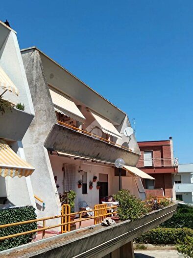 Appartamento con 6 locali in vendita in Via Lorenzo Pepe, Cassano Delle Murge