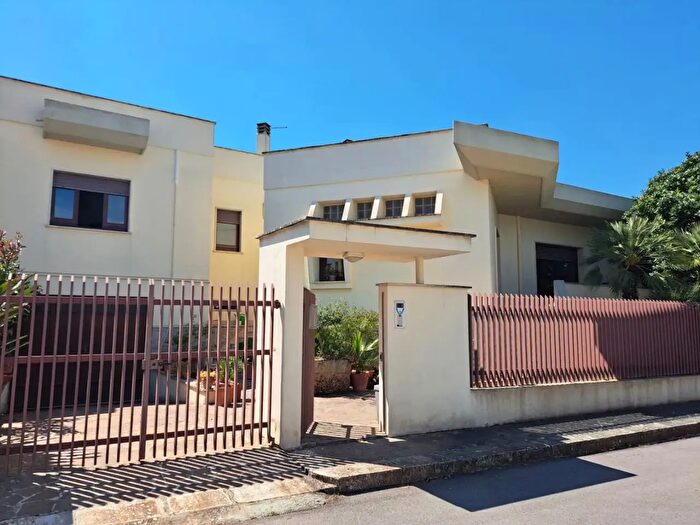 Casa con 5 locali in vendita in Via Tremiti, Sava