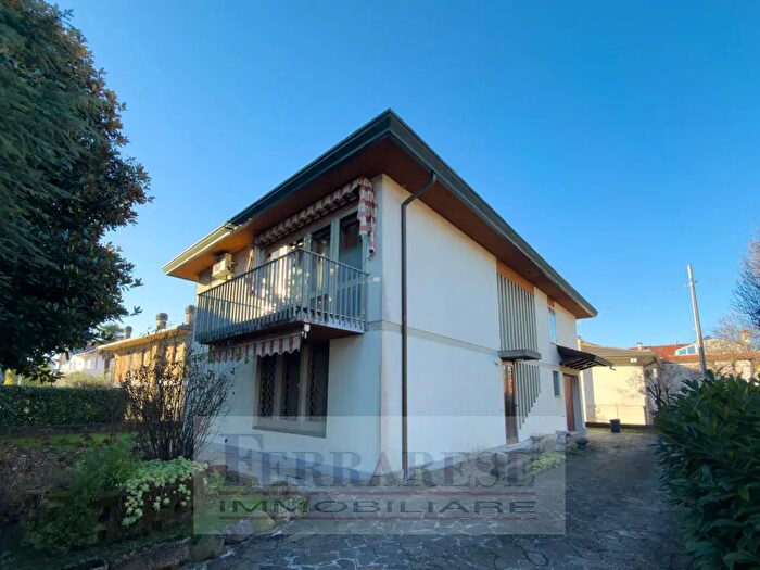 Casa con 7 locali in vendita in Via Pietro Micca, Padova