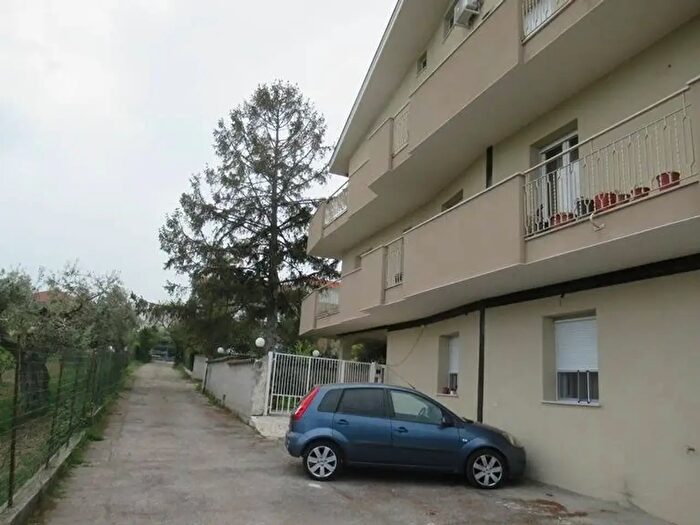 Appartamento quadrilocale in affitto in Via della Rai, Pescara