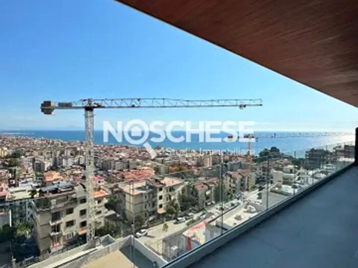 Appartamento trilocale in vendita in Viale delle Ginestre, Salerno