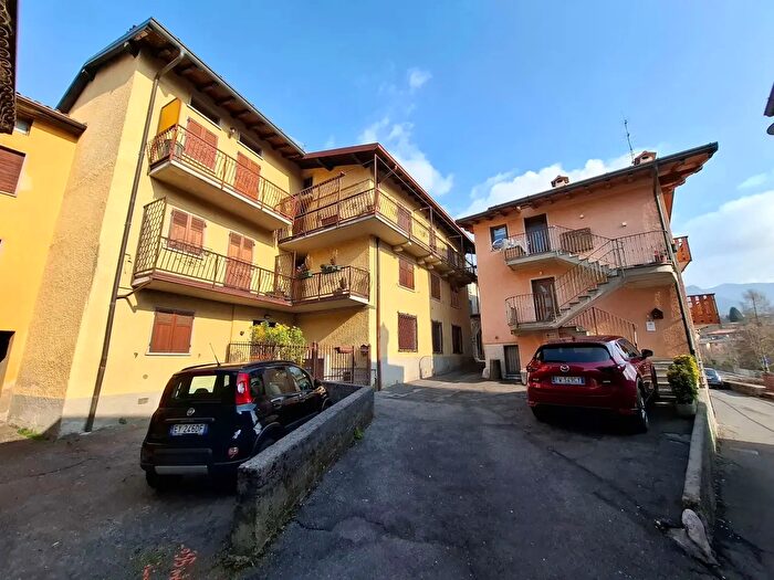 Appartamento trilocale in affitto in Via Frabattista, Castione Della Presolana