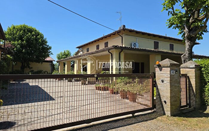 Casa con 6 locali in vendita in Stradello Giovanardi, Modena