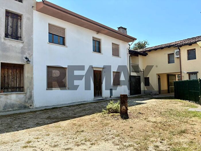 Casa con 5 locali in vendita in Mereto Di Tomba