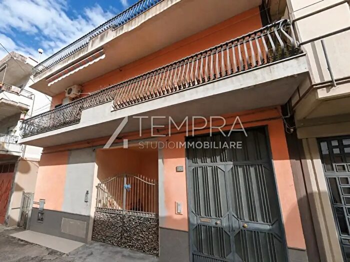 Casa con 5 locali in vendita in Via dell'Amicizia, Adrano