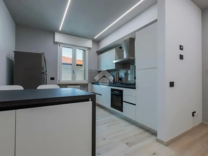 Appartamento trilocale in vendita in Via Centro, Verona