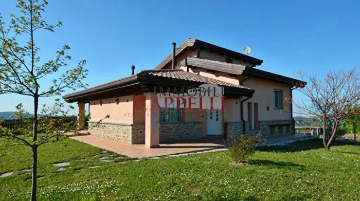 Casa quadrilocale in vendita in Forlìcesena Meldola, Civitella Di Romagna