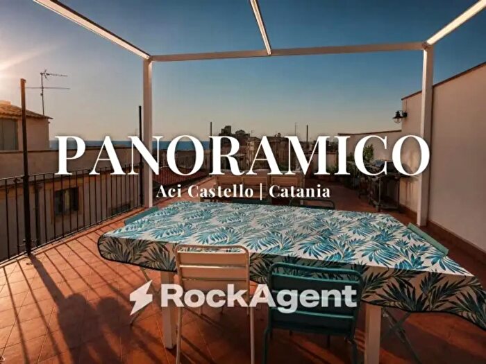 Casa quadrilocale in affitto in Via Valastro, Aci Castello