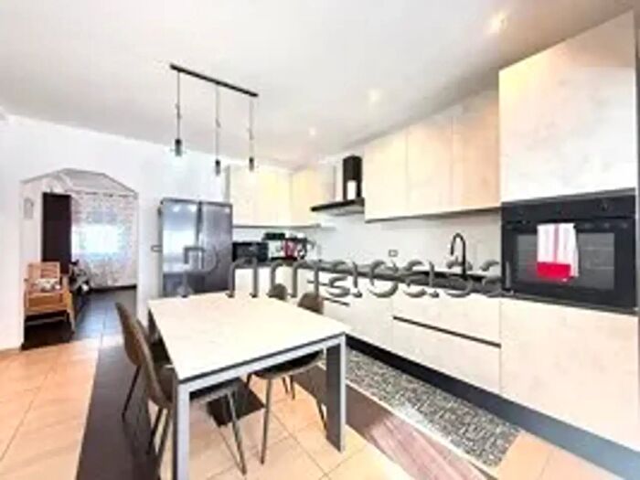 Casa con 15 locali in vendita in Corso della Vittoria, Legnago