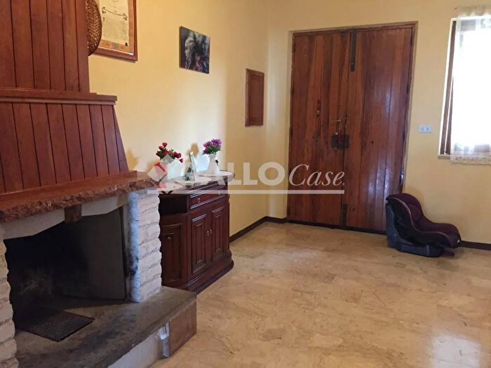 Appartamento con 6 locali in vendita in Via Scavello Mendicino, Mendicino