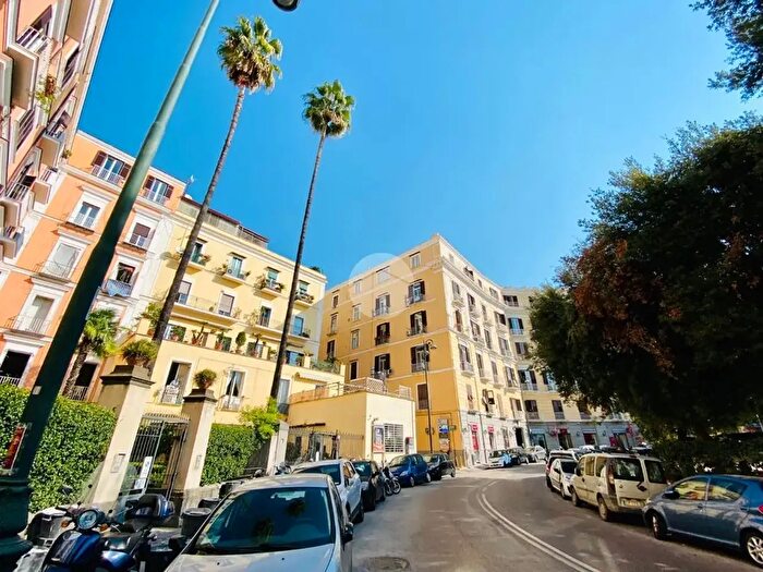 Appartamento trilocale in vendita in Corso Vittorio Emanuele, Napoli