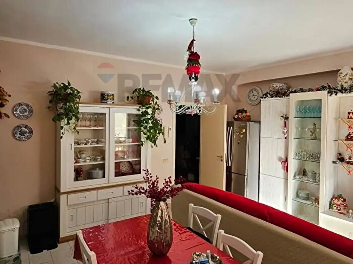 Appartamento con 6 locali in vendita in Via Ugo La Malfa, Ficarazzi