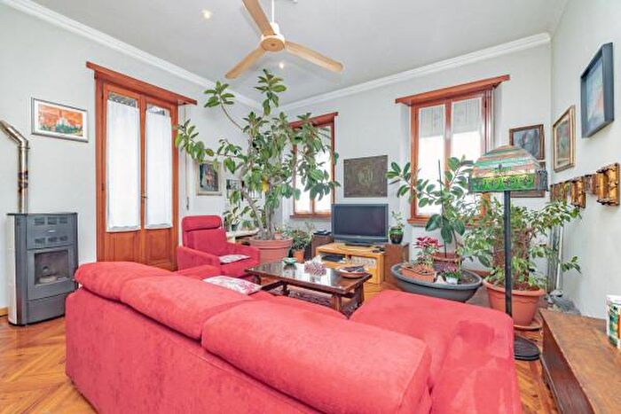 Appartamento con 5 locali in vendita in Via Fratelli Pozzi Mila, Milano