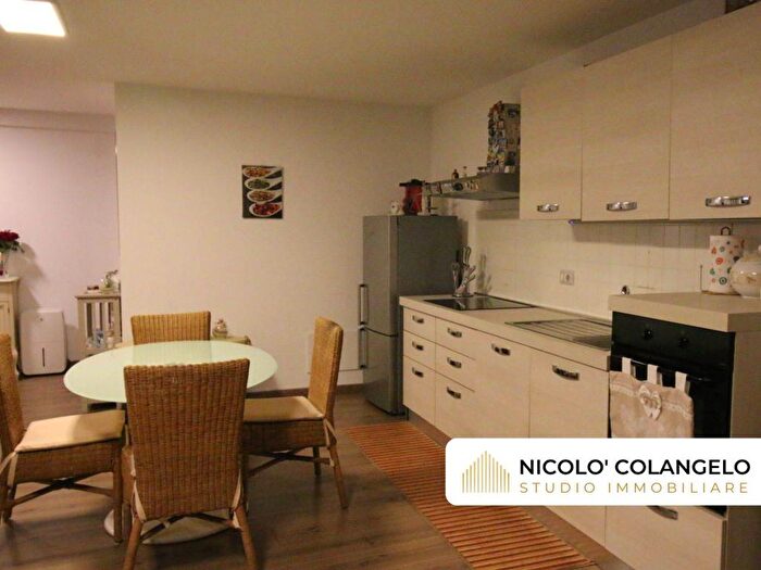 Appartamento monolocale in affitto in Via Luigi Favini, Centro, Caronno Pertusella