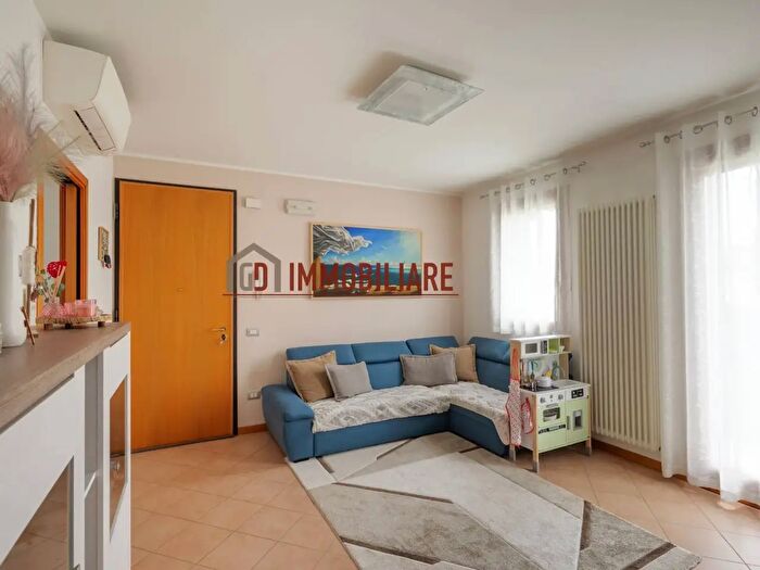 Appartamento trilocale in vendita in Via Ludovico Boschieri, Crocetta Del Montello