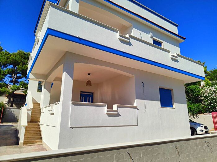 Casa trilocale in affitto in Centro, Pulsano