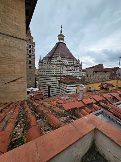 Appartamento con 5 locali in vendita in Pistoia