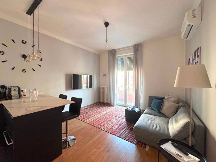 Appartamento trilocale in affitto in Via Vincenzo da Seregno, Affori, Milano