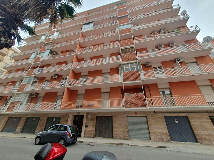 Appartamento con 5 locali in affitto in Viale Santa Panagia, Siracusa