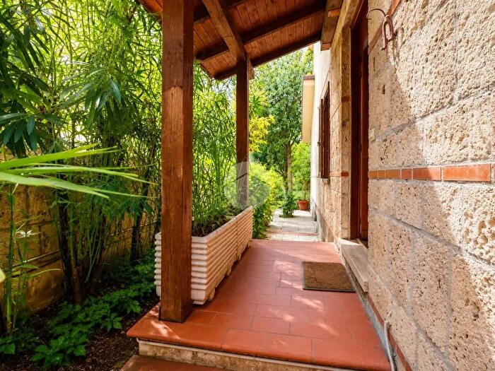 Casa con 7 locali in vendita in Via Vincenzo Bellini, Terni
