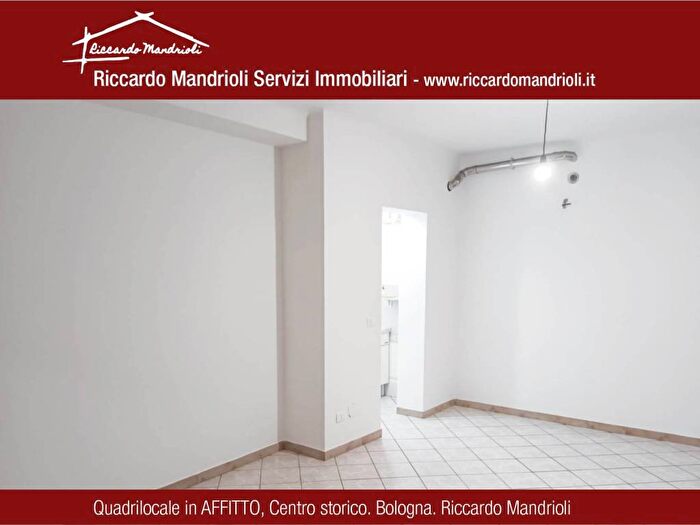 Appartamento quadrilocale in affitto in Via San Vitale, Centro Storico, Bologna