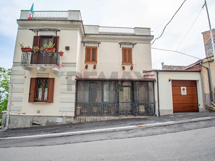 Casa quadrilocale in vendita in Pretoro