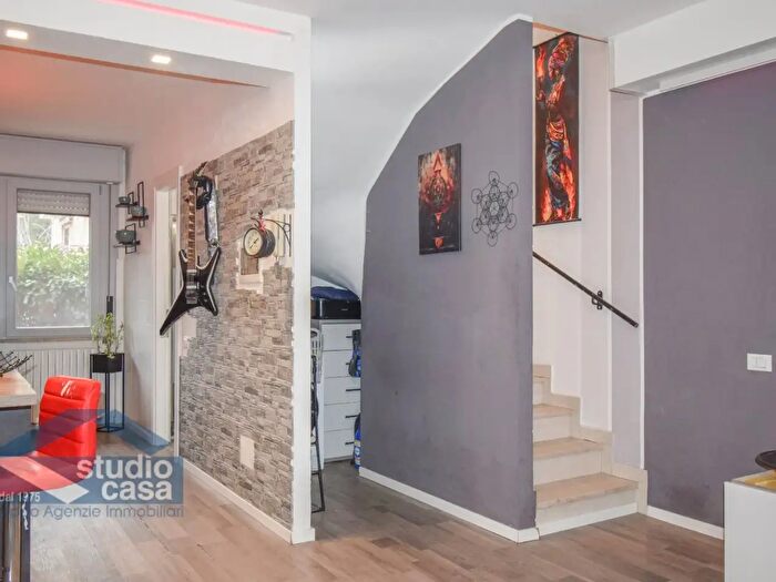 Case in Vendita e in Affitto - 3