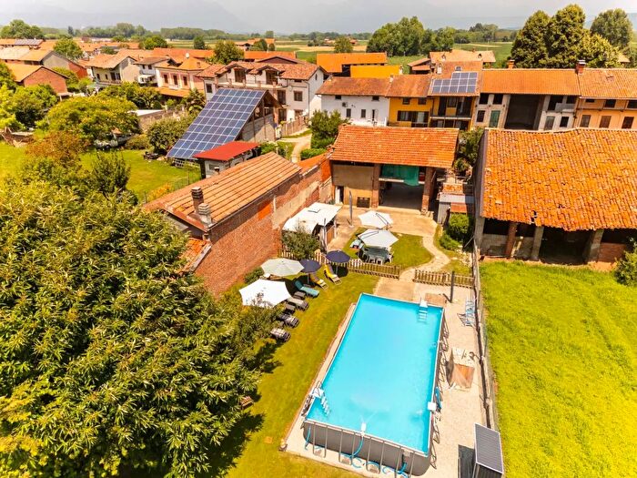 Casa con 10 locali in vendita in Cascina Pratoferro, Vische