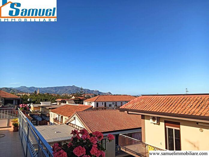 Casa bilocale in vendita in Via Vittorio Emanuele Orlando, Fiumefreddo Di Sicilia