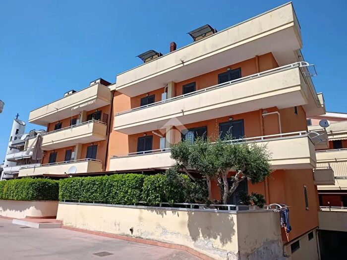 Appartamento quadrilocale in vendita in Via Francesco Crocco, Casapulla