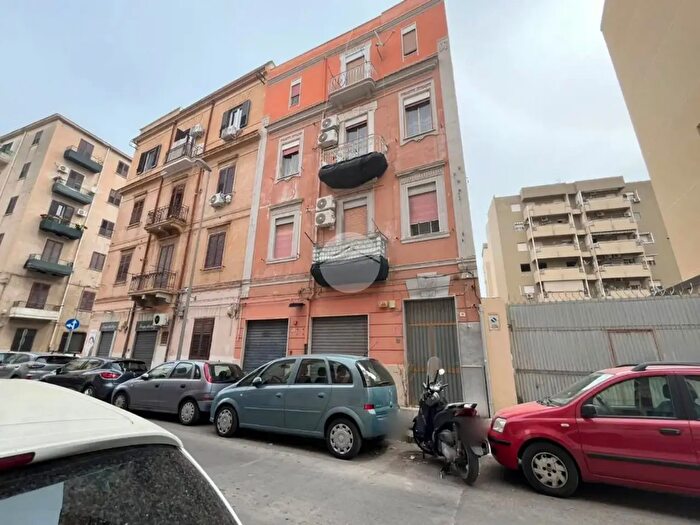 Appartamento quadrilocale in vendita in Via Prospero Intorcetta, Palermo