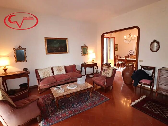 Casa con 7 locali in vendita in Via Trebbia, Montevarchi