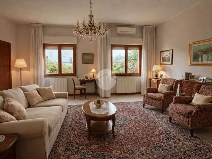 Casa con 5 locali in vendita in Via Istria, Selargius