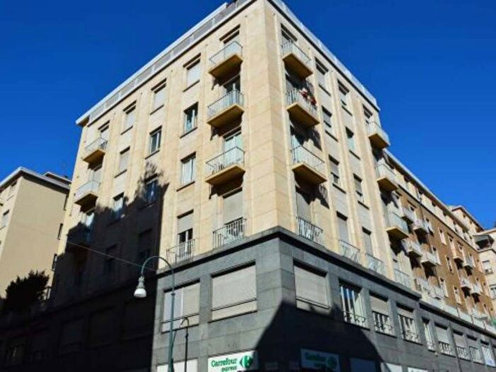 Appartamento quadrilocale in affitto in via VOLTA, Via Roma, Torino