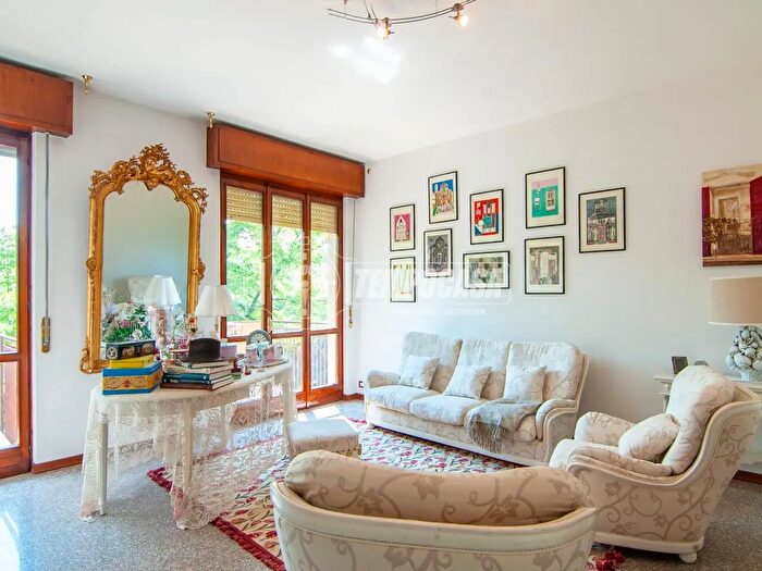 Appartamento trilocale in vendita in Via del Capitel, Verona
