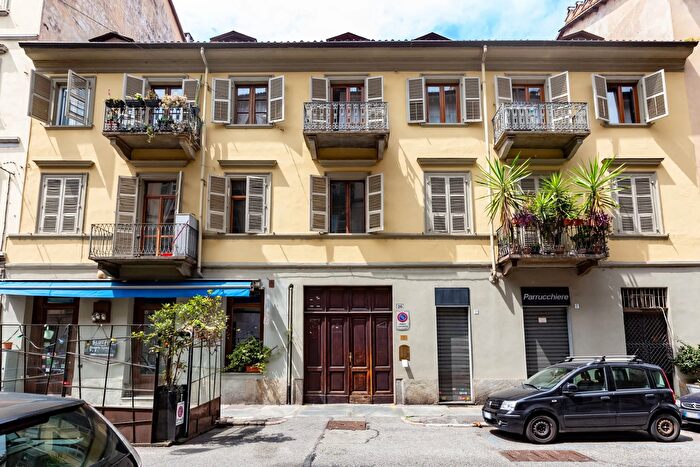 Appartamento bilocale in vendita in Via Massena, Torino