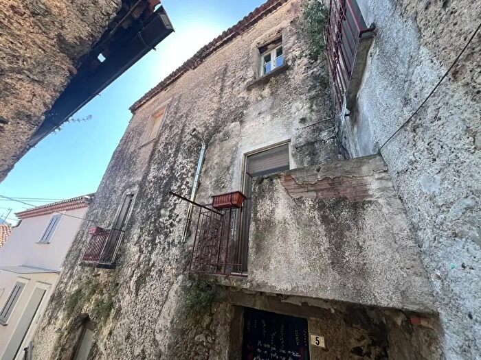 Appartamento trilocale in vendita in Caselle In Pittari