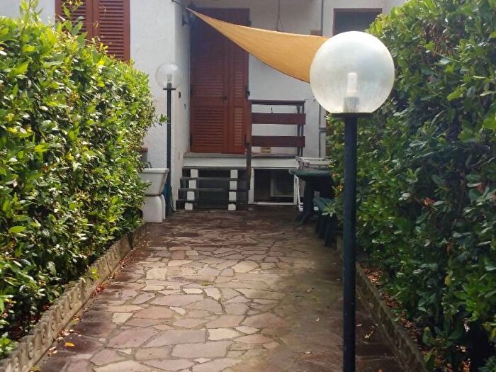 Appartamento trilocale in affitto in Viale del Tirreno, Tirrenia, Pisa