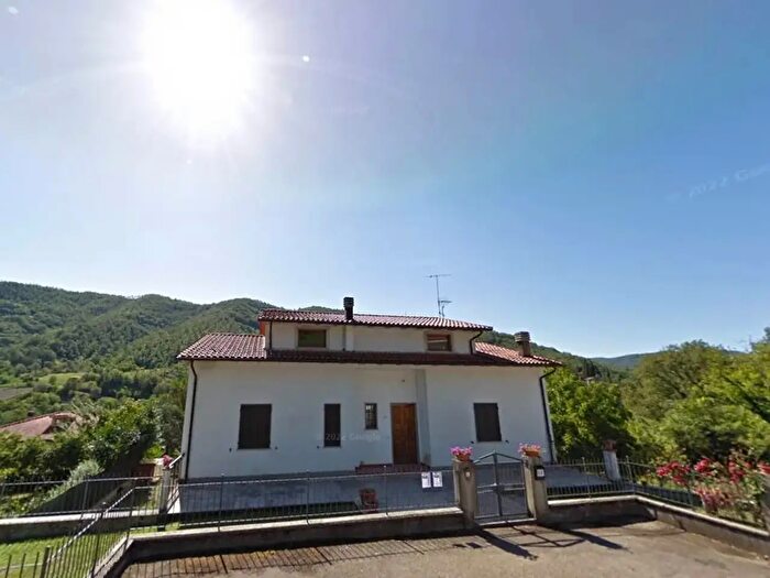 Casa con 10 locali in vendita in Talla