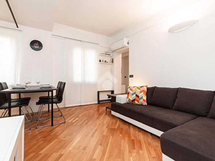 Appartamento trilocale in affitto in Vico Inferiore Valoria, Molo, Genova