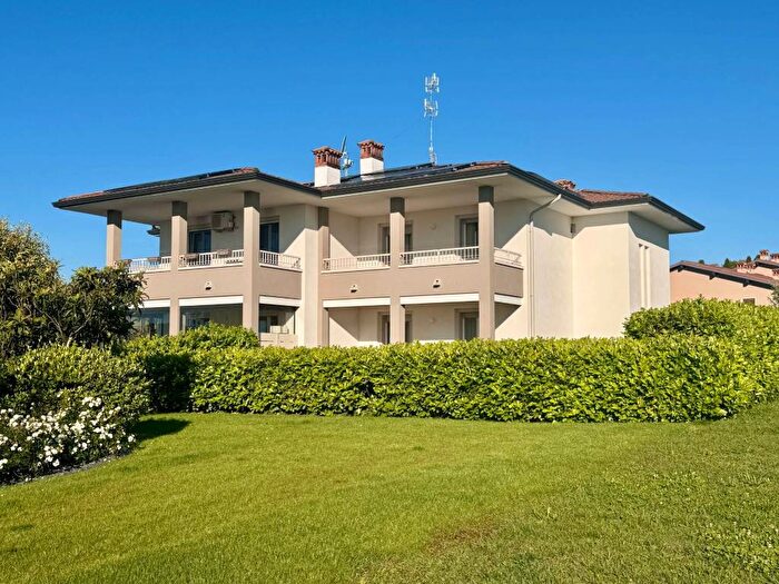 Casa con 6 locali in affitto in Via Tagliamento, Centro, Padenghe sul Garda