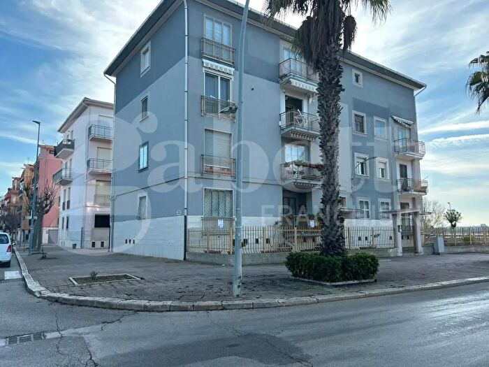 Appartamento quadrilocale in vendita in Via Duca degli Abruzzi, Margherita Di Savoia
