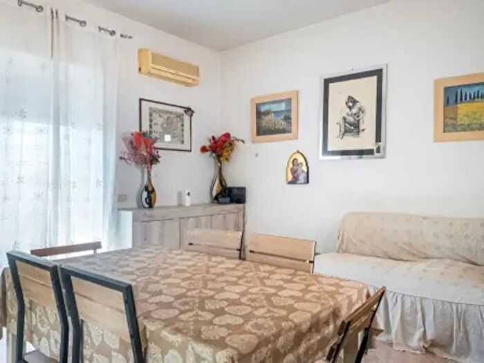 Appartamento trilocale in vendita in Via SantElpidio a Mare, Roma