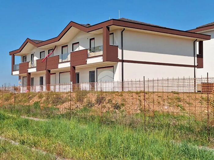 Casa quadrilocale in vendita in Via Monte Rosa, Mesero