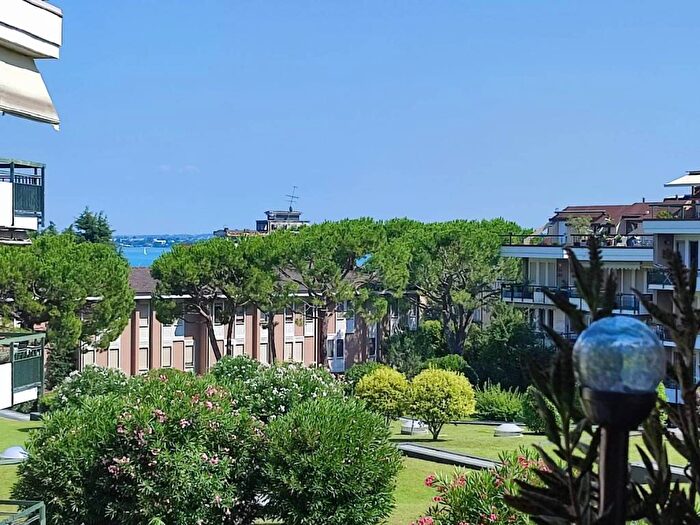 Appartamento trilocale in affitto in Via Battista Vighenzi, Desenzanino, Desenzano del Garda